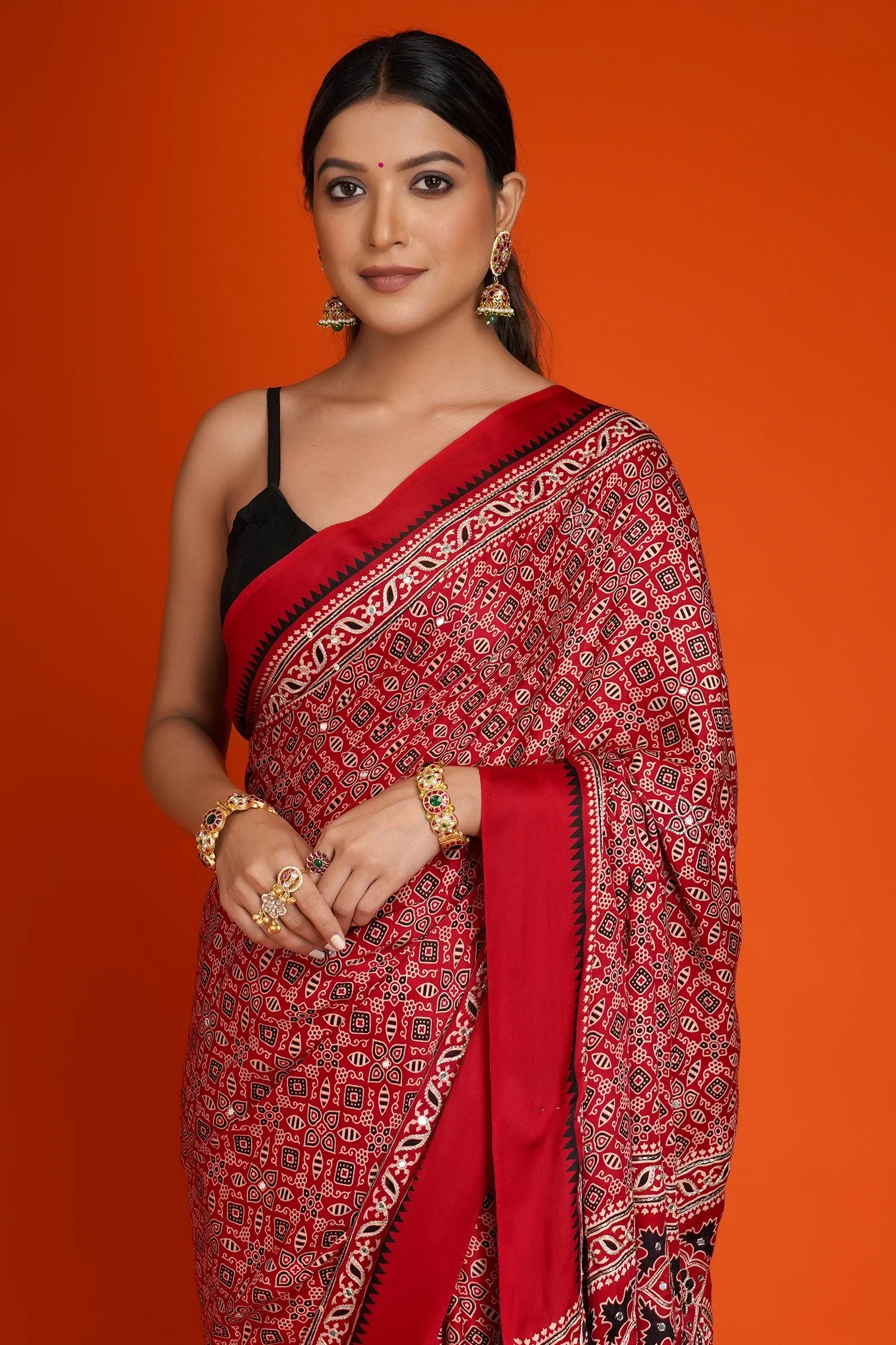 Maroon Art Silk Kalamkari Printed Saree with Paisley Motifs - Image 4